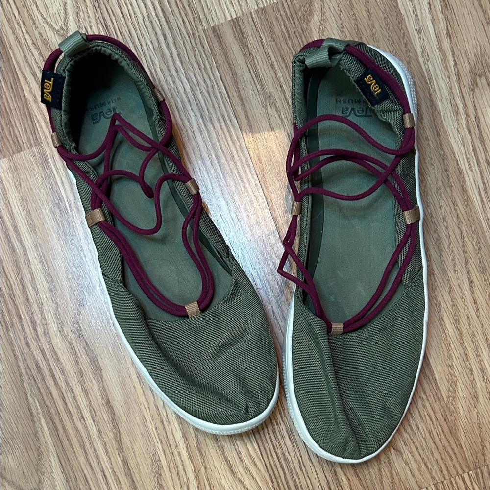 Teva Women's Olive and Burgundy Sneakers